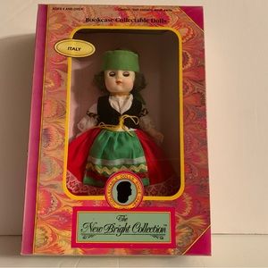 The New Bright Collection Bookcase Collectable Dolls, Italy NIB